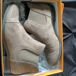 Suede bootie lightly worn